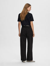 Load image into Gallery viewer, Selected Essential boxy tee Black