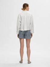 Load image into Gallery viewer, Selected Linnie linen shirt White
