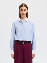 Load image into Gallery viewer, Selected Ilina contrast shirt Cashmere Blue Stripes