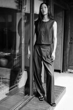 Load image into Gallery viewer, Ichi Jumi tailored cropped waistcoat Dark Blue