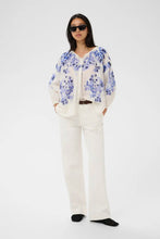 Load image into Gallery viewer, Part Two Alexi placement print blouse Blue Shadow Flower - CW CW