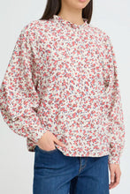 Load image into Gallery viewer, Ichi Wina ditsy print ruffle neck shirt Teaberry