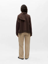 Load image into Gallery viewer, Object Arina detatchable scarf neck sweatshirt Seal Brown
