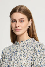Load image into Gallery viewer, Ichi Vera ditsy print blouse Birch Blue