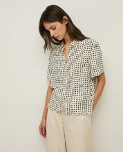 Load image into Gallery viewer, Yerse Graphic print shirt Navy Ivory - CW CW