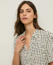 Load image into Gallery viewer, Yerse Graphic print shirt Navy Ivory - CW CW