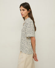 Load image into Gallery viewer, Yerse Graphic print shirt Navy Ivory - CW CW