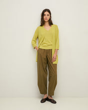 Load image into Gallery viewer, Yerse Carli barrel leg button hem poplin trouser Hunter Green - CW CW