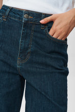 Load image into Gallery viewer, Numph Paris cropped 28" length jeans Dark Denim