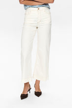 Load image into Gallery viewer, Numph Parisan cropped twill pants Cloud Dancer - CW CW