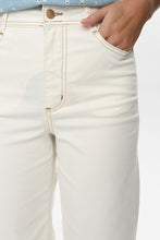 Load image into Gallery viewer, Numph Parisan cropped twill pants Cloud Dancer - CW CW