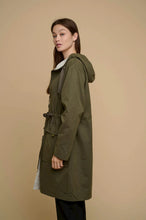 Load image into Gallery viewer, Rino & Pelle Bowie reversible shower mac Olive/Birch