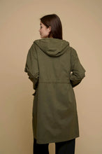 Load image into Gallery viewer, Rino & Pelle Bowie reversible shower mac Olive/Birch