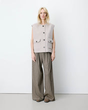 Load image into Gallery viewer, Grace & Mila Adagio tailored gilet Sable