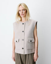 Load image into Gallery viewer, Grace & Mila Adagio tailored gilet Sable