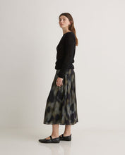 Load image into Gallery viewer, Yerse Blurry watercolour print skirt Khaki