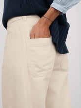 Load image into Gallery viewer, Seasalt Gwenver cotton barrel jeans Limestone