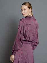 Load image into Gallery viewer, Skatïe Chain print satin shirt Neon Pink