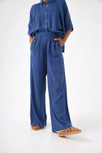 Load image into Gallery viewer, Chico Soleil Curtis textured fluid trouser Blue Drone - CW CW