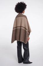 Load image into Gallery viewer, Rino & Pelle Levi cape Toffee Check