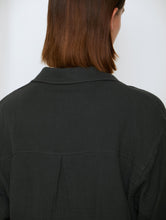 Load image into Gallery viewer, Skatïe Crinkle cotton boxy jacket Kohl

