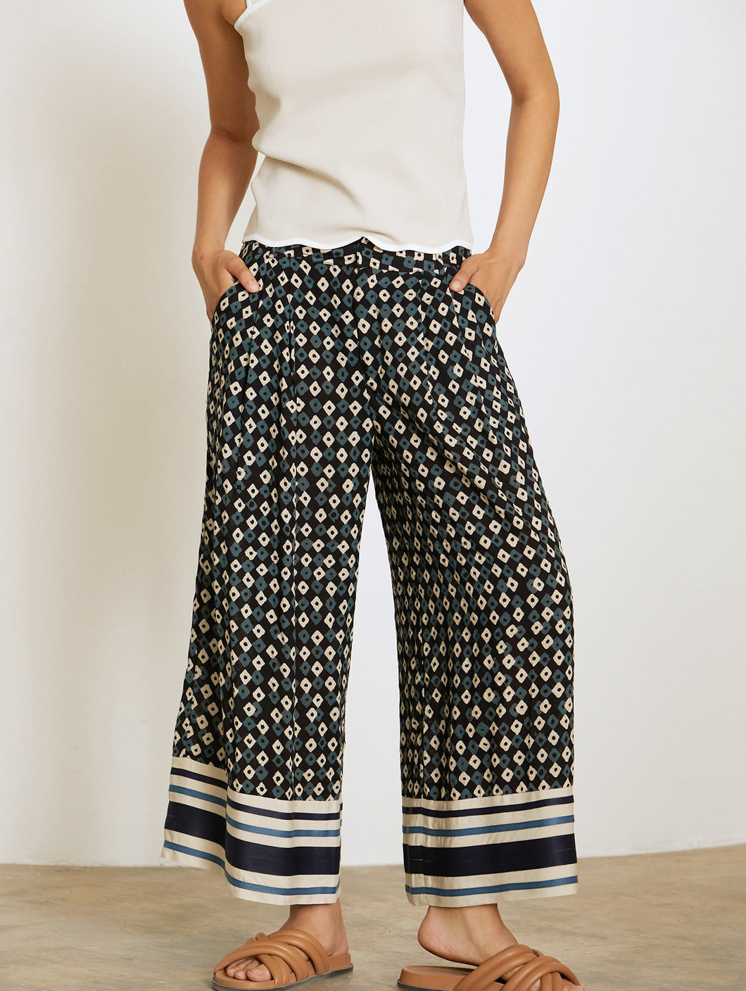 Skatïe Diamond graphic trouser with contrast stripe cuff detail Navy