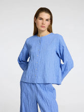 Load image into Gallery viewer, Selected Coria textured shirt Corn flower Blue