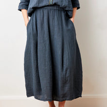 Load image into Gallery viewer, SUZY D Solene linen bubble skirt Anthracite - CW CW