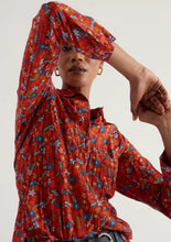 Load image into Gallery viewer, Seasalt Larissa shirt Tomato Blooms Cinammon