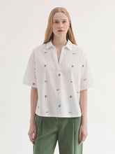 Load image into Gallery viewer, Nice Tings Flying books print cotton shirt White - CW CW