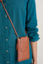Load image into Gallery viewer, Seasalt Kelsey phone wallet Tan