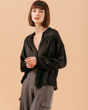 Load image into Gallery viewer, Grace and Mila Lonie satin bouse Noir