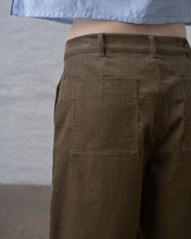 Load image into Gallery viewer, Bibico Margate fine cord trouser Dark Sand