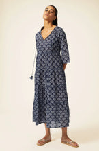 Load image into Gallery viewer, Aspiga Emma Shell print dress Navy/White
