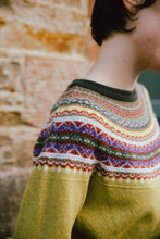 Load image into Gallery viewer, Eribe Alpine merino wool short sweater Findhorn