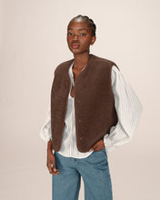 Load image into Gallery viewer, Grace & Mila Seth reversible corduroy waistcoat Chociolate