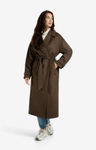 Load image into Gallery viewer, YAYA Long suedine coat with belt Brown