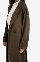 Load image into Gallery viewer, YAYA Long suedine coat with belt Brown