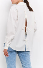Load image into Gallery viewer, YAYA Bow back detail blouse Blanc