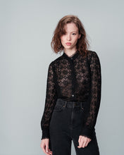 Load image into Gallery viewer, Grace & Mila nora lace shirt Noir