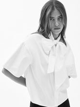 Load image into Gallery viewer, Selected Juno detachable bow shirt White
