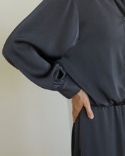 Load image into Gallery viewer, Yerse Satin elastic hem blouson shirt Anthracite