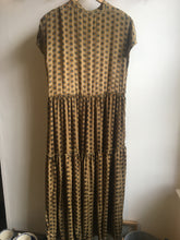 Load image into Gallery viewer, Black Colour Luna Mae print dress in wild Gold