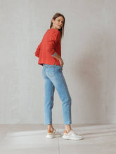 Load image into Gallery viewer, Indi & Cold Organic cotton sweatshirt Rojo