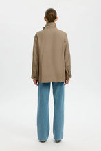 Load image into Gallery viewer, Selected Kylie jacket Teak
