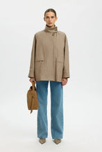 Load image into Gallery viewer, Selected Kylie jacket Teak
