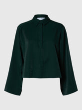 Load image into Gallery viewer, Selected Femme Jean cropped satin shirt Scarab Green
