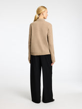 Load image into Gallery viewer, Selected Femme merino wool scarf jumper Irish Cream
