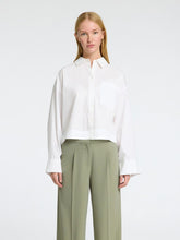 Load image into Gallery viewer, Selected Femme Fastha boxy cropped cotton shirt Bright White
