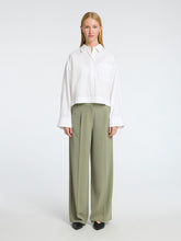 Load image into Gallery viewer, Selected Femme Fastha boxy cropped cotton shirt Bright White
